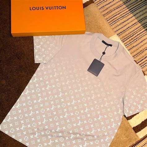 louis vuitton t shirt barcode|Louis Vuitton t shirt monogram.